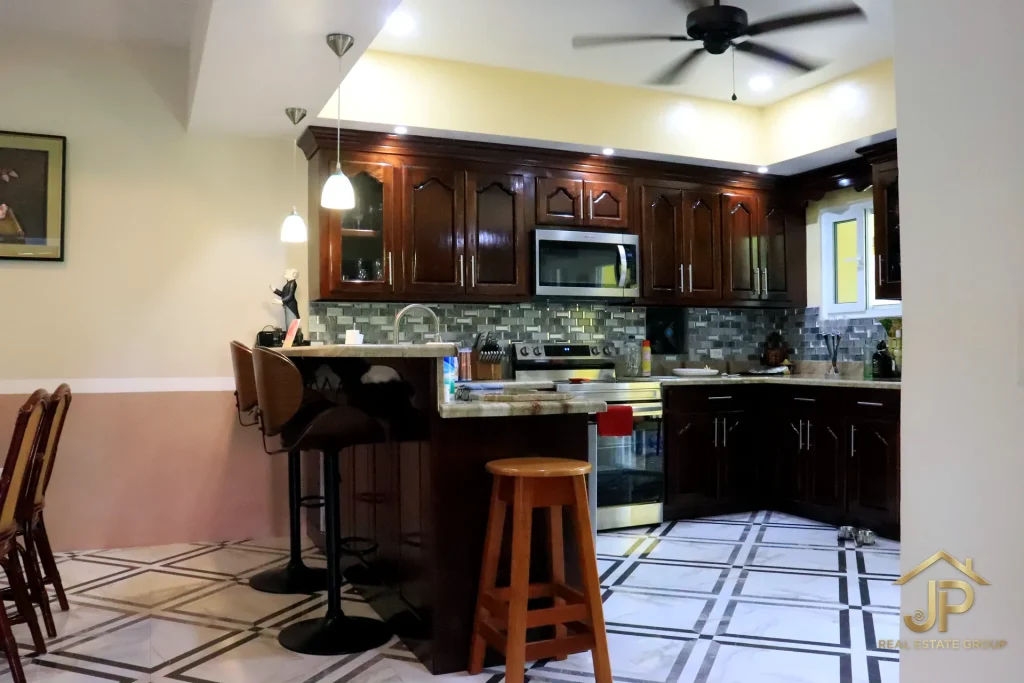 3 bedroom blue house in Hummingbird Estate Belize - photo 15