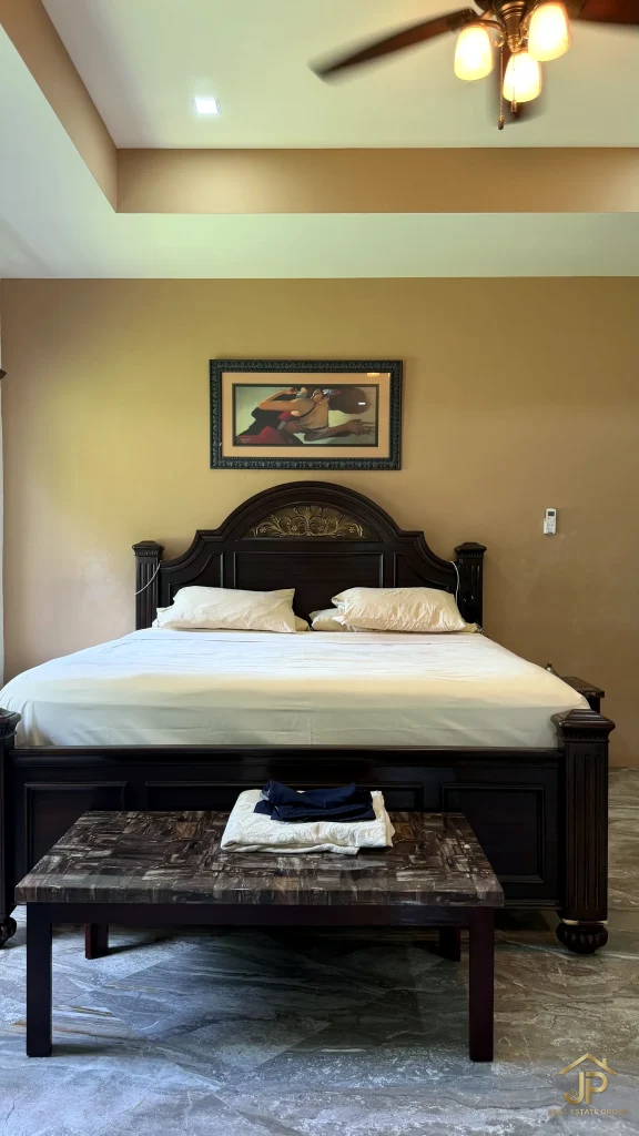 3 bedroom blue house in Hummingbird Estate Belize - photo 31