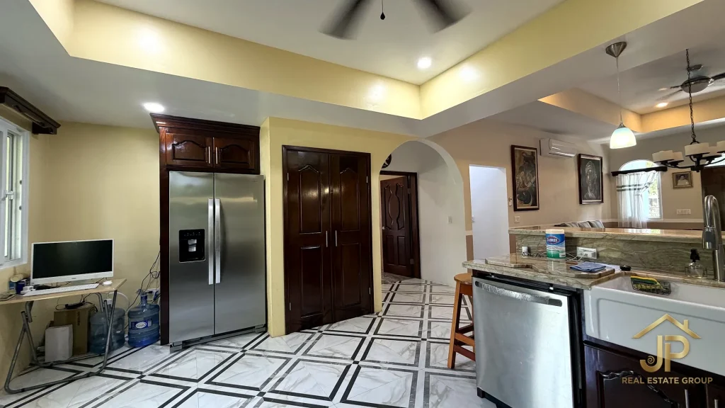3 bedroom blue house in Hummingbird Estate Belize - photo 35