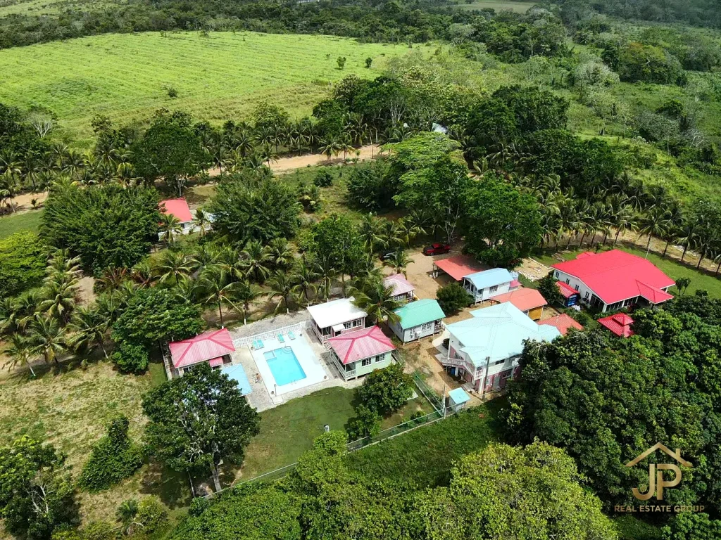 Turnkey Airbnb resort in Hummingbird Estate Belize - photo 5