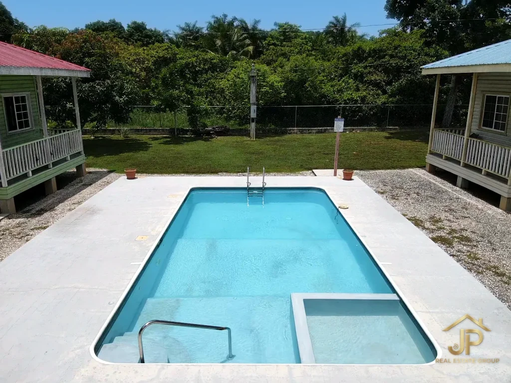 Turnkey Airbnb resort in Hummingbird Estate Belize - photo 8