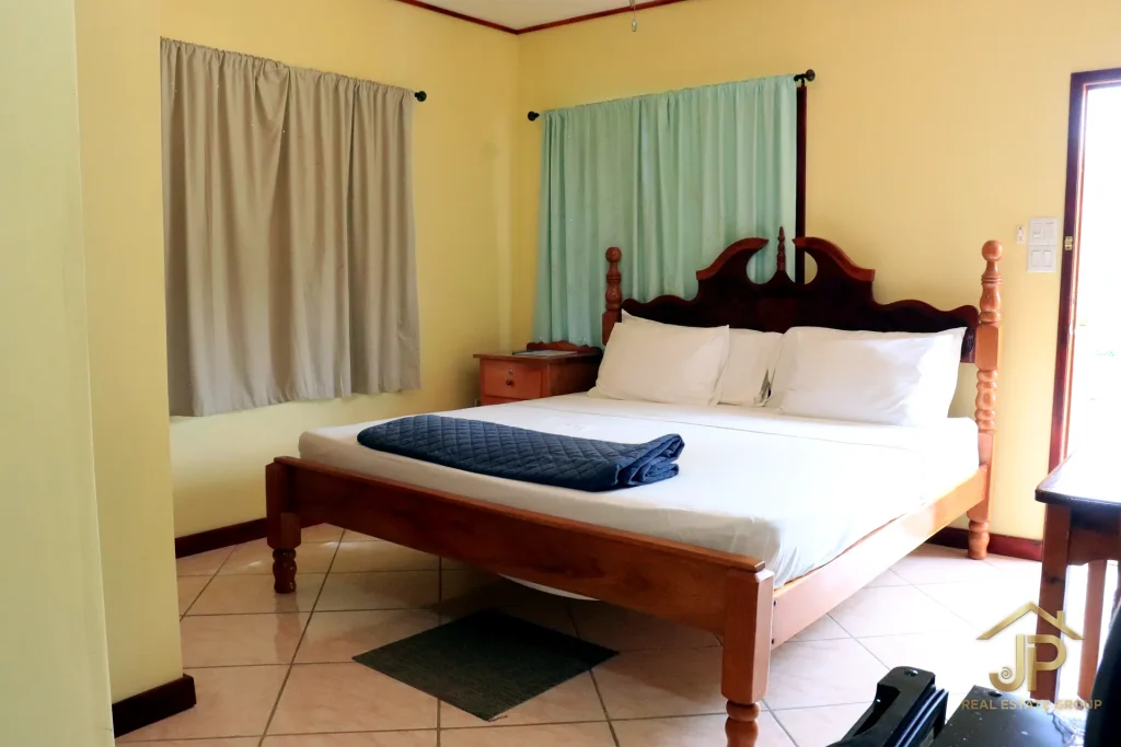Turnkey Airbnb resort in Hummingbird Estate Belize - photo 14