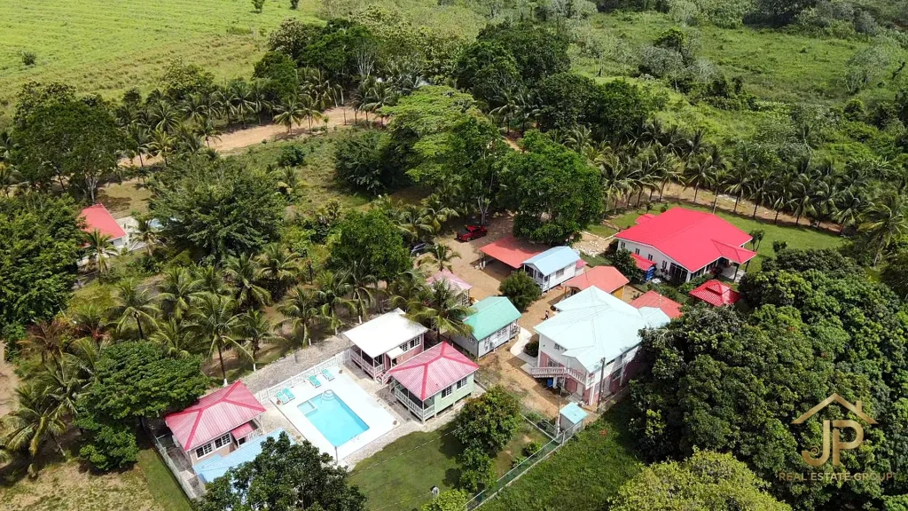 Turnkey Airbnb resort in Hummingbird Estate Belize - photo 1