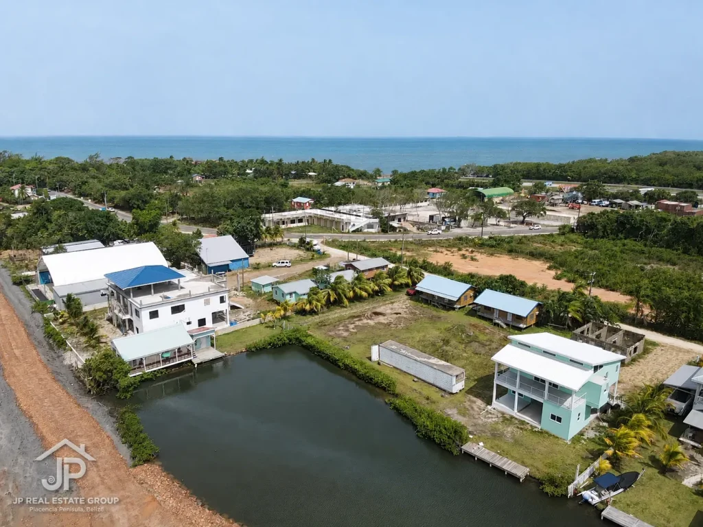 Vista Cove community minutes from the Caribbean Sea on the Placencia Peninsula