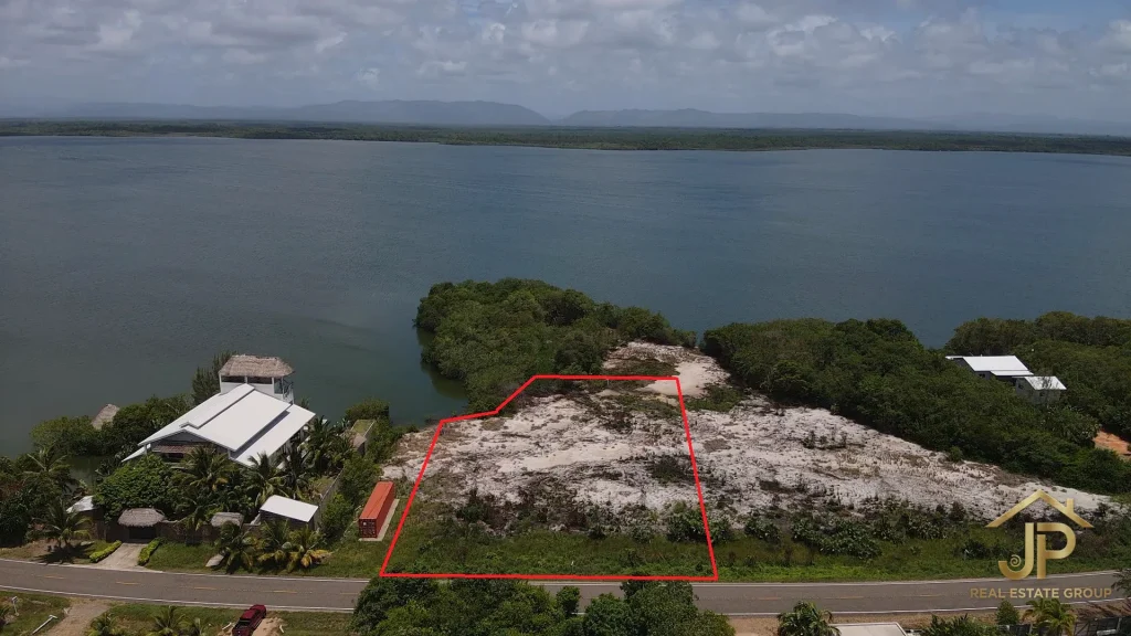 Plantation lagoonfront parcel with boundary and Caribbean Sea view - JP Real Estate Group