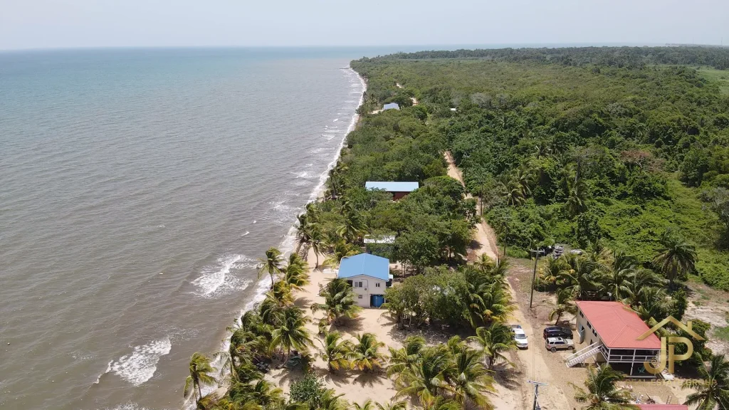 Mayacan coastline with beachfront residence and jungle setting
