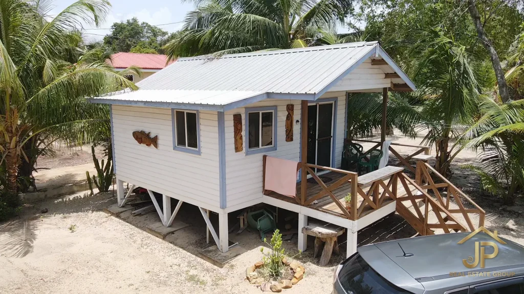 Separate one-bedroom guest casita at Mayacan beachfront home